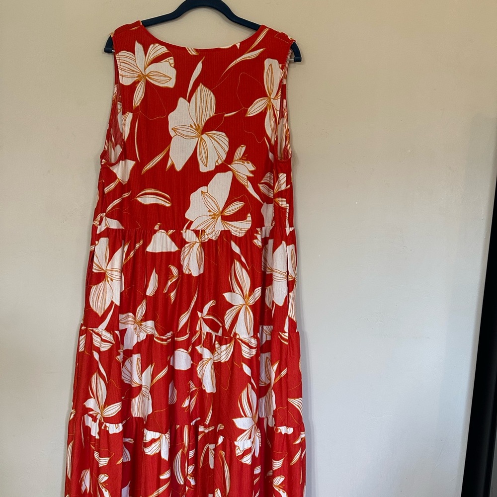 Ava & Viv Red Floral Midi Dress - Picture 3 of 5